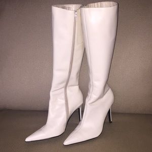 Colin Stuart VS knee hi 3.75 heel White boots  6.5